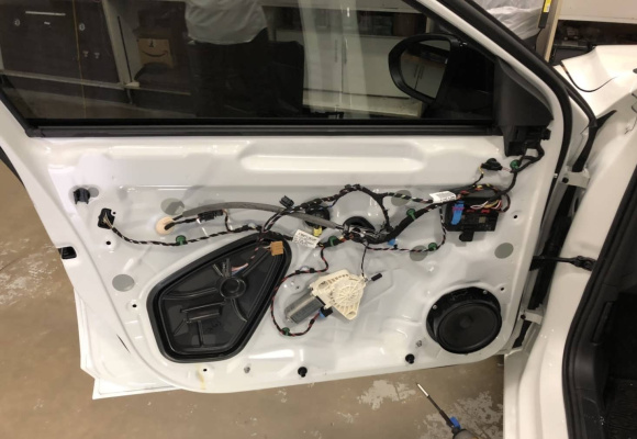 علت کار نکردن شیشه بالا بر خودرو 