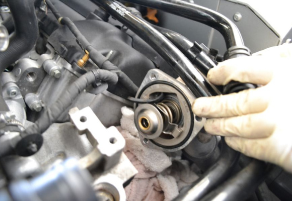 نقش ترموستات خودرو چیست و چگونه کار می کند؟