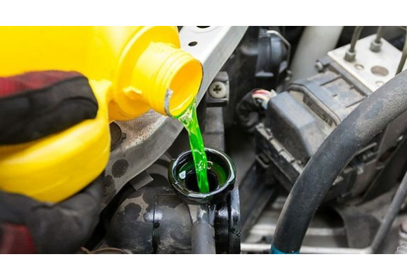  چه زمانی باید ضد یخ خودرویمان را تعویض کنیم؟