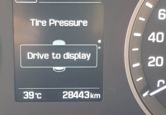 پیغام TIRE PRESSURE - DRIVE TO DISPLAY به چه معناست؟