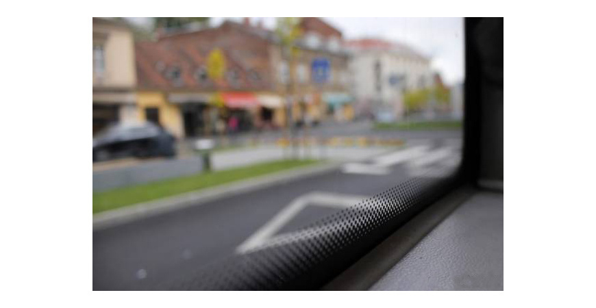 نقاط سیاه روی شیشه خودرو چه کاربردی دارند؟