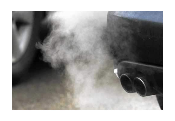 گرم کردن خودرو به صورت درجا چه ضرری به موتور خودرو دارد.