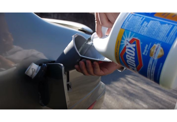 تاثیر ریختن تینر در باک خودرو چیست؟